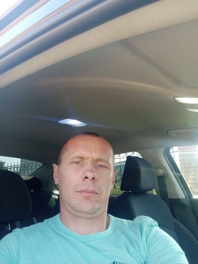  -,   Petr, 37 ,   ,   