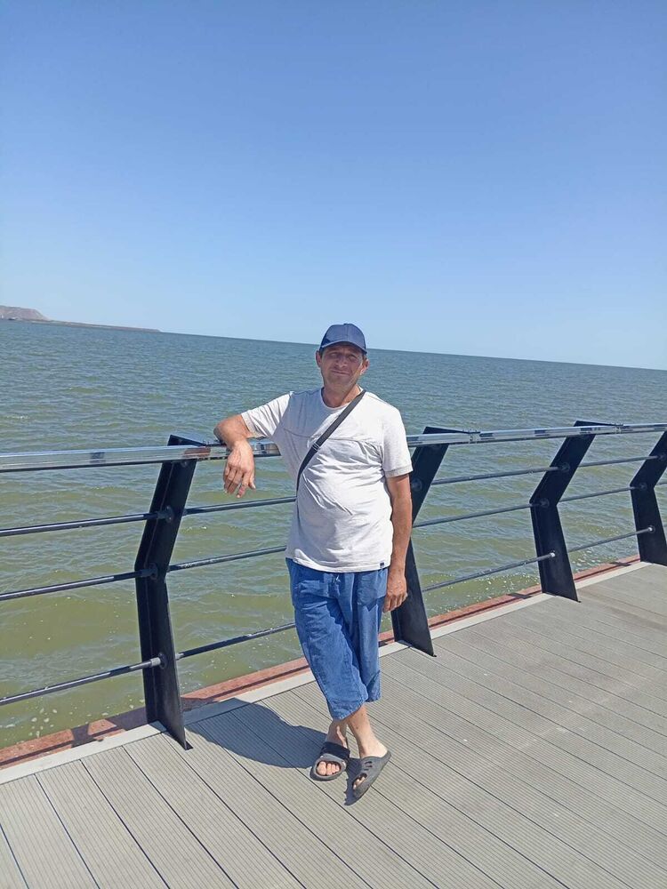  ,   Gagik, 47 ,   ,   