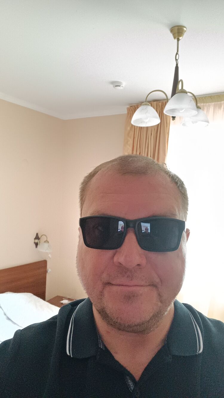  54647789  Albert, 45 ,    