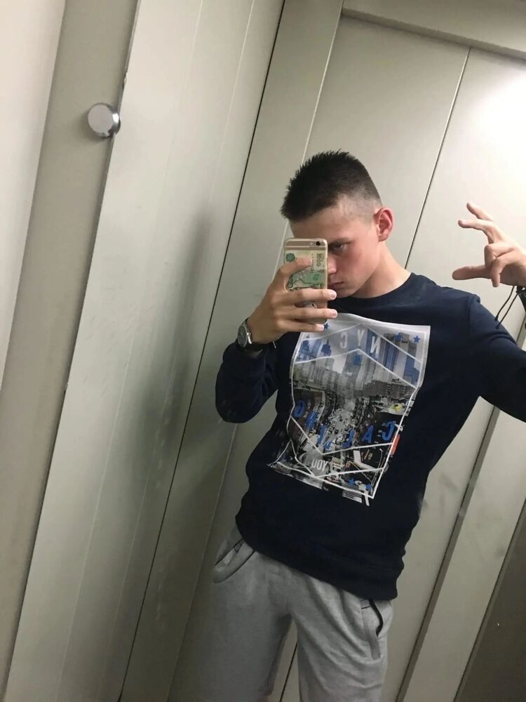  28397149  Denis, 23 ,    