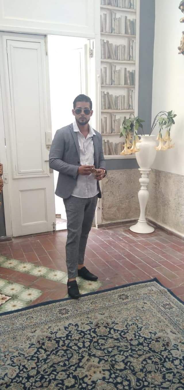  --,   Milton, 32 ,   ,   