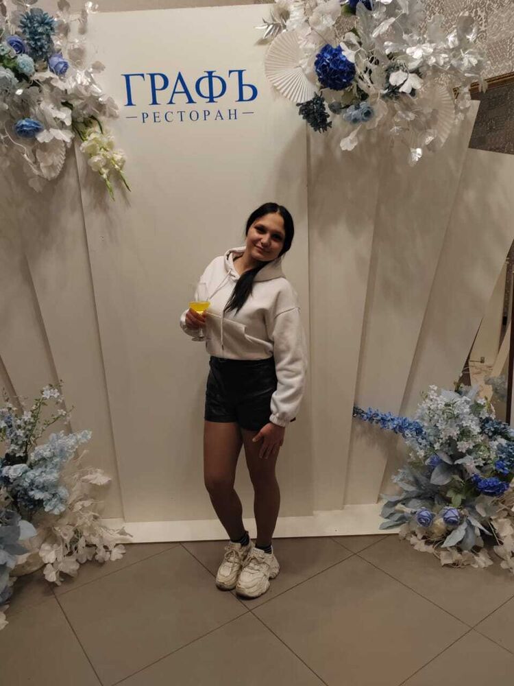  --,   Albina, 19 ,   ,   