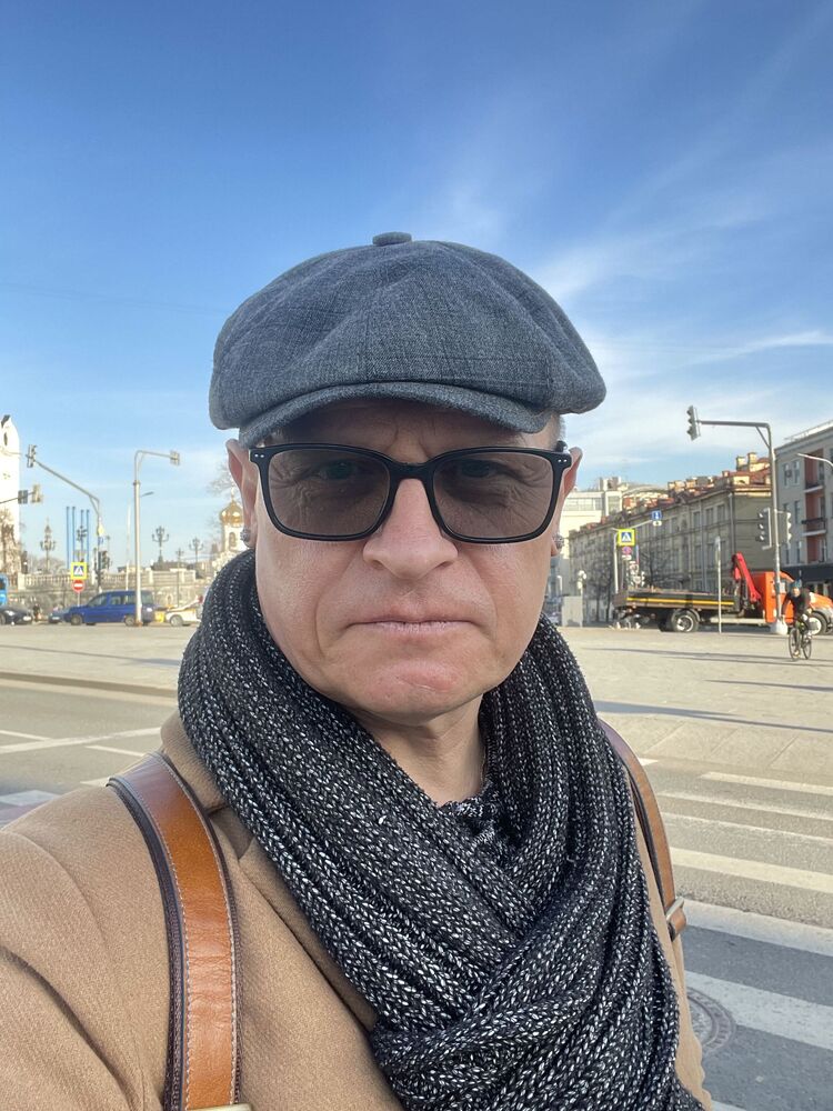  49837269  Vlad, 59 ,    