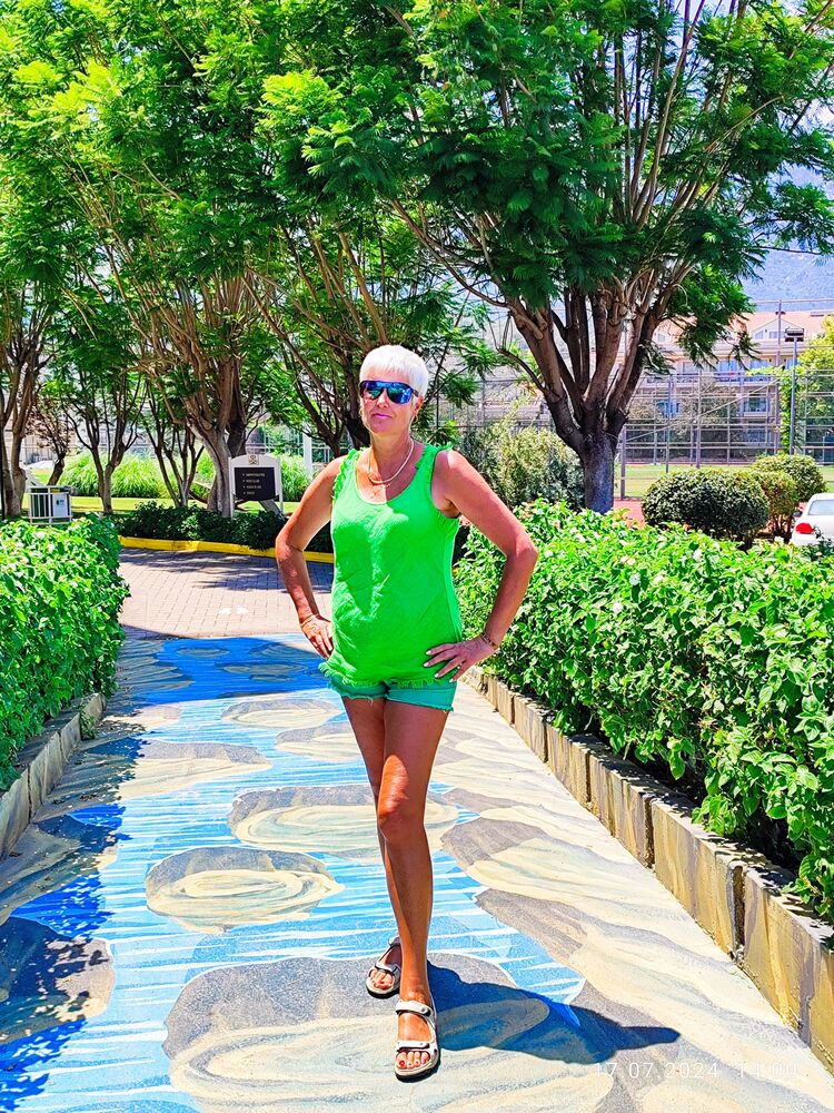  51963239  Elena, 58 ,    -