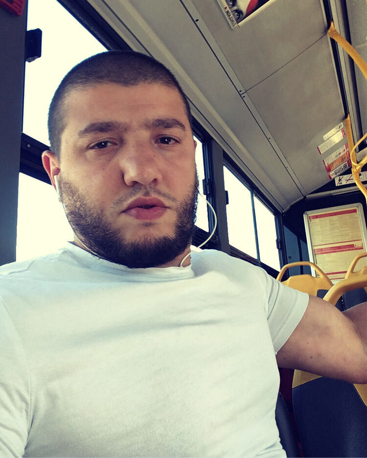  Bielany Wroclawskie,   Ahmed, 39 ,   ,   , c , 