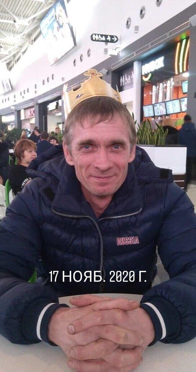  21844659  Valentin, 48 ,    