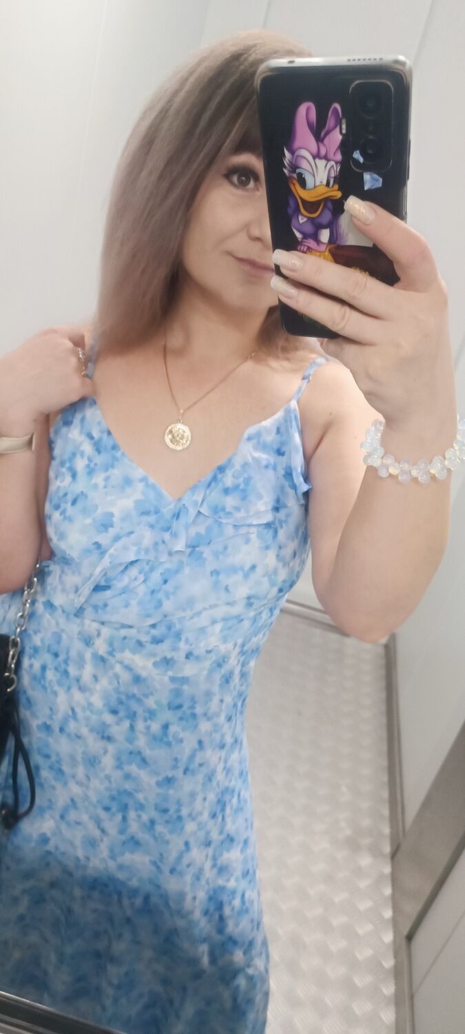  52749619  , 37 ,    