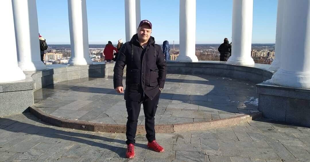  22425649  Yuriy, 35 ,    