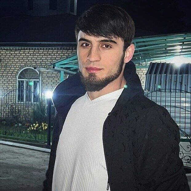  42020259  Murad, 27 ,    