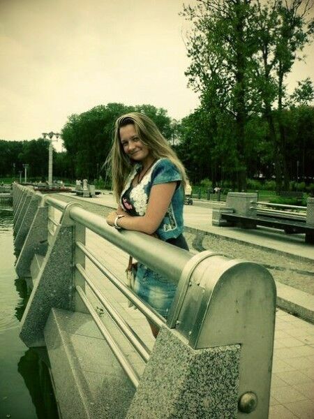  18700749  ASYA, 30 ,    