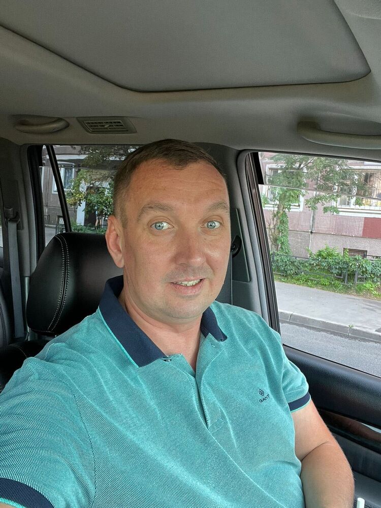  35807389  Anton, 42 ,    -