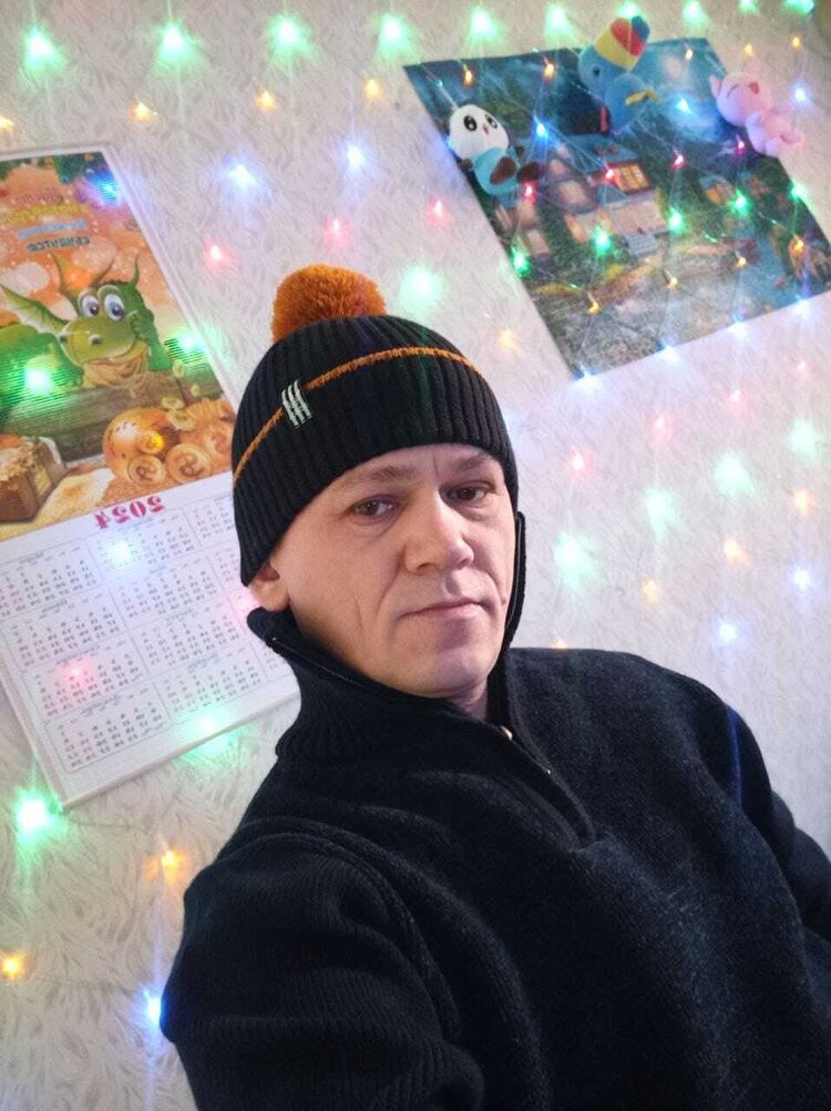  47647069  Yury, 40 ,    