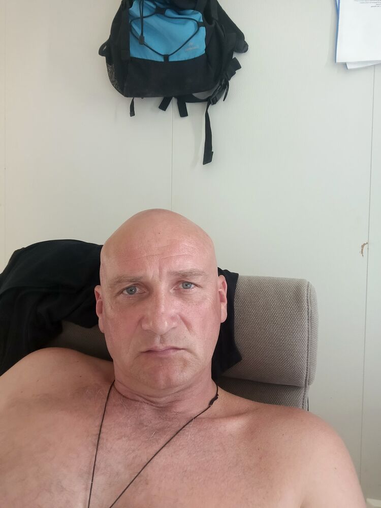  52306269  Grigorij, 49 ,    