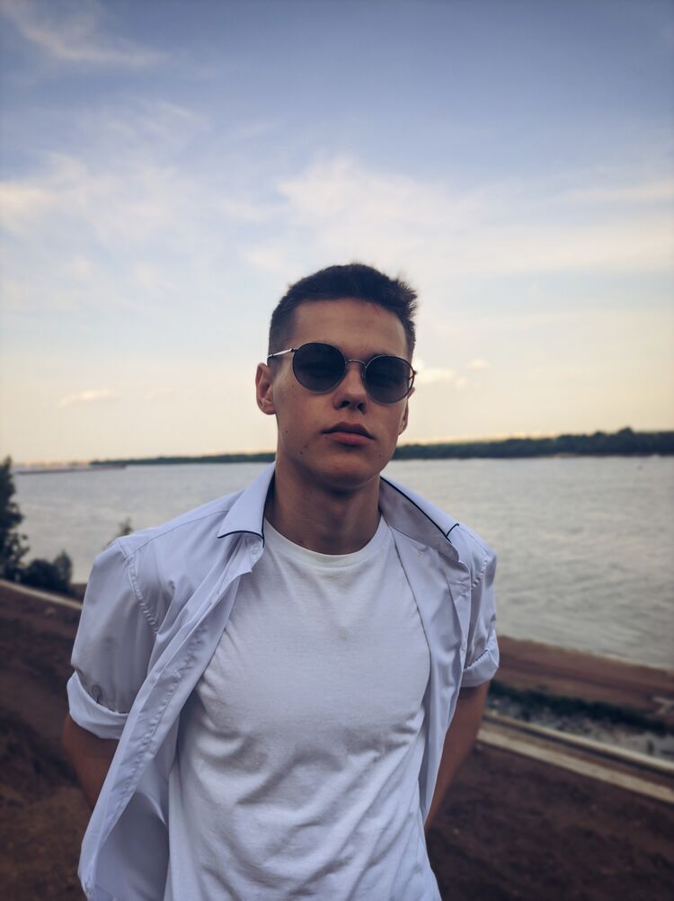  35220099  Alexey, 24 ,    