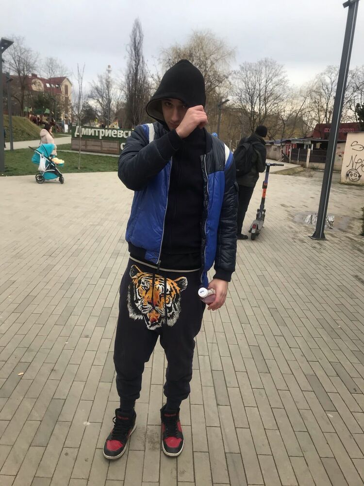  48388849  , 24 ,    