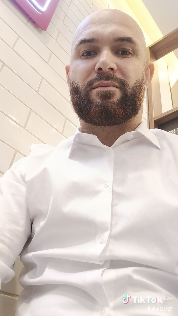  54640469  , 37 ,    -