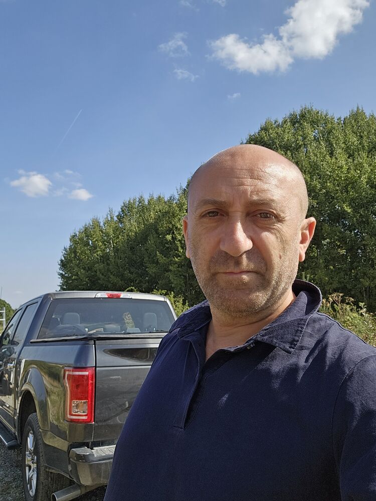  ,   Valeri, 46 ,   ,   