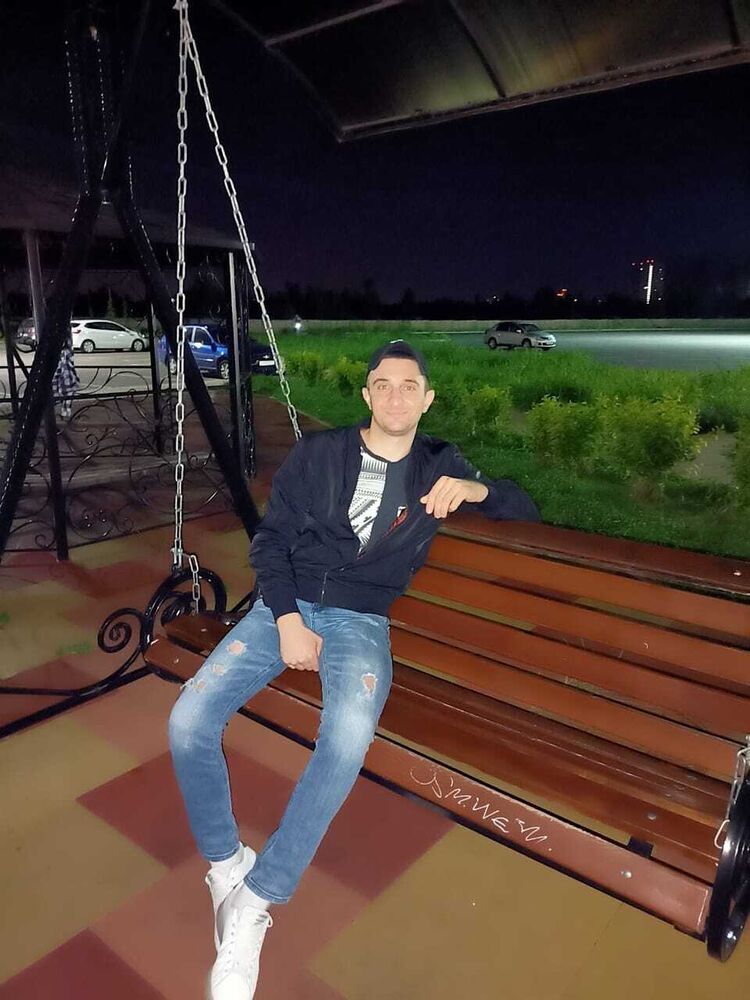  ,   Maxim, 29 ,   ,   , c , 
