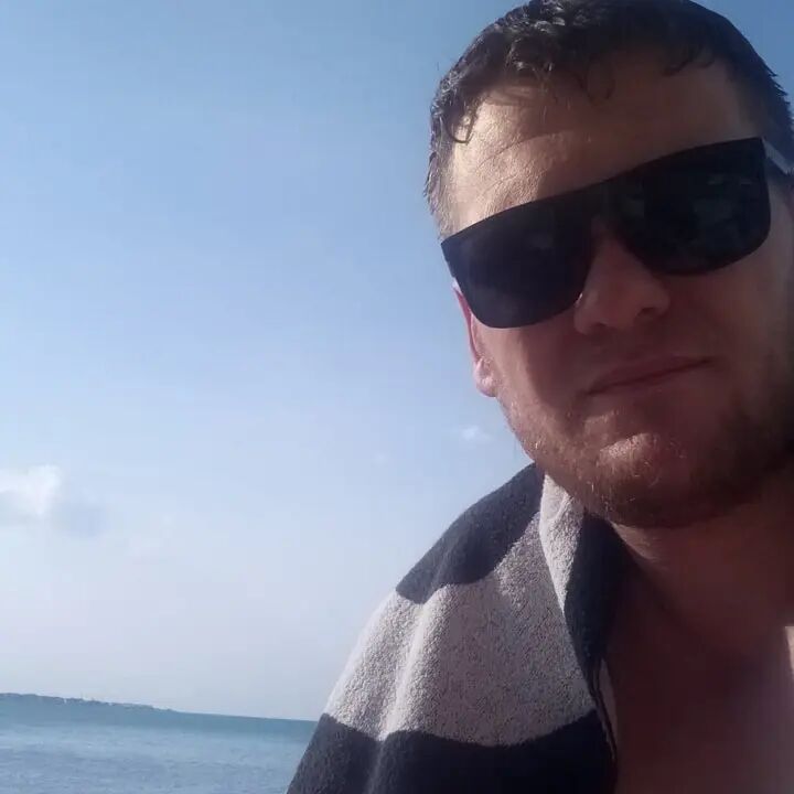  37512929  , 43 ,    