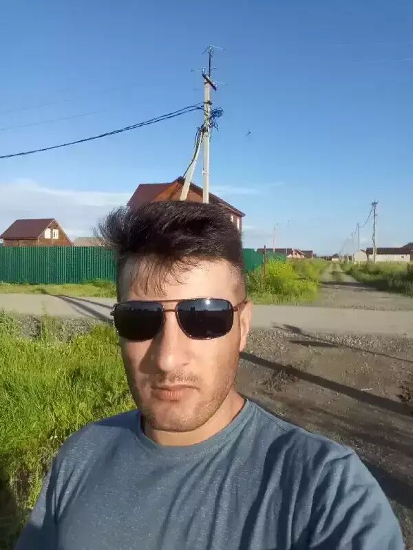  31230109  Nikol, 28 ,    