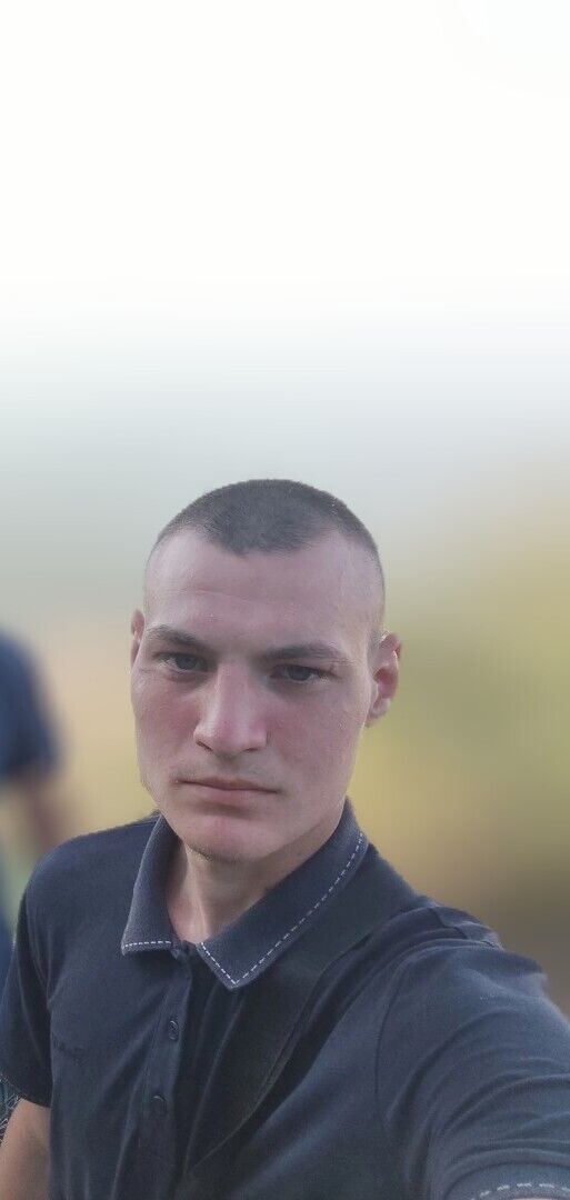  52543379  , 24 ,    --