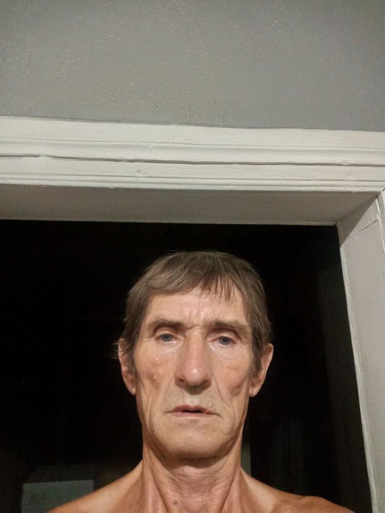  ,   Viktor, 62 ,   c 