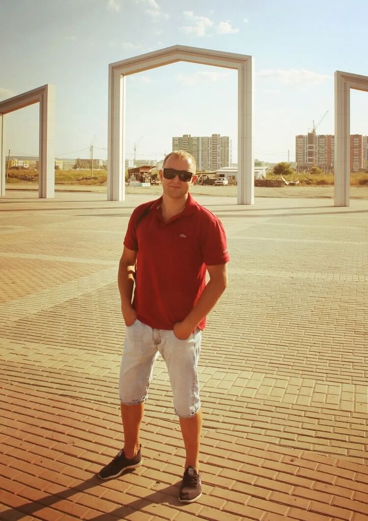  30224299  Artem, 31 ,    