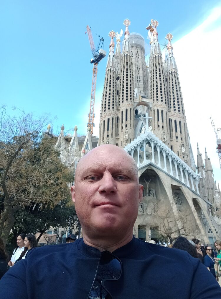  42286089  Igor, 52 ,    