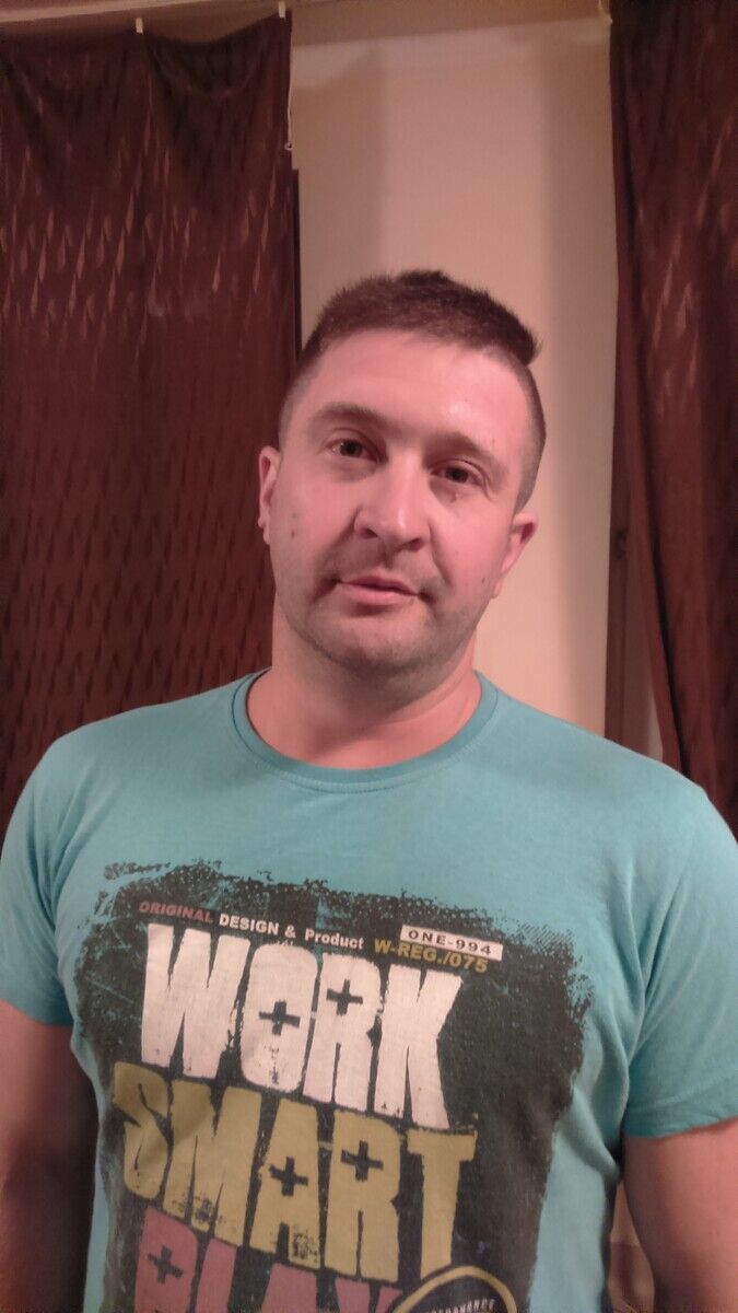  20629389  Andrzej, 43 ,    