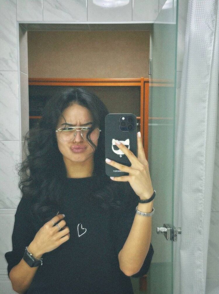  49323829  , 29 ,    
