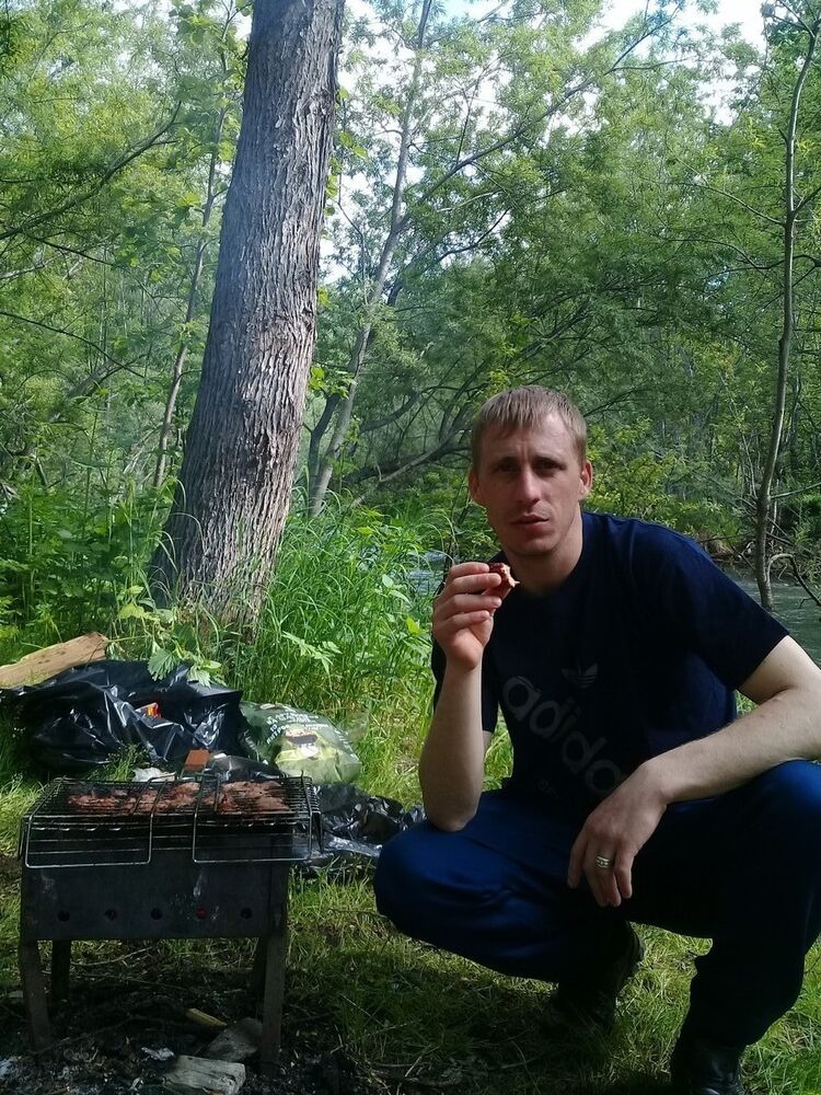  ,   Anton, 36 ,   