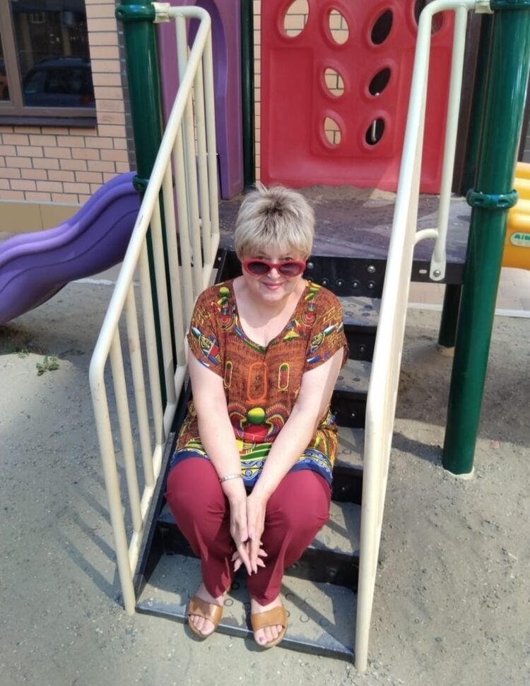  49218419  Olga, 51 ,    