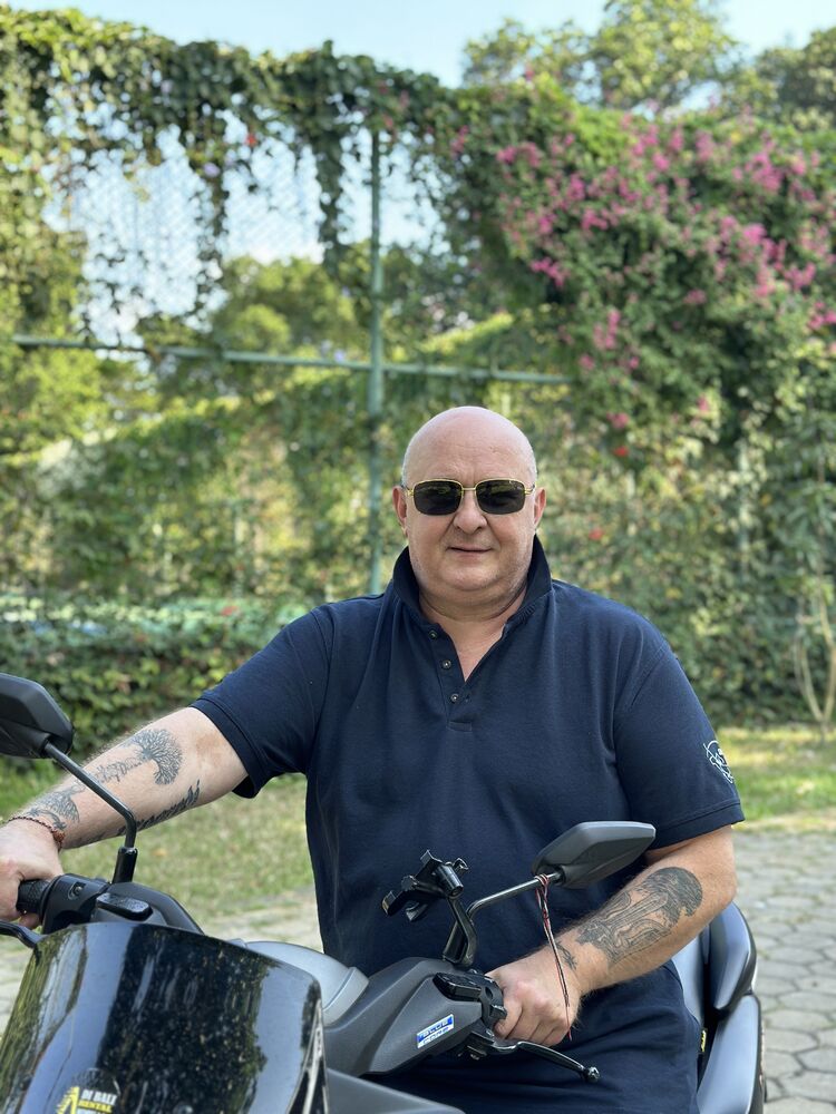  49567219  Vladyslav, 54 ,    Frankfurt Am Main