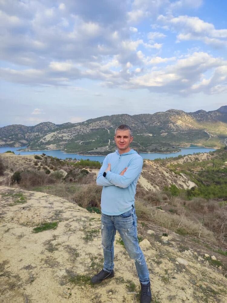  32704989  Vlad, 37 ,    Nicosia