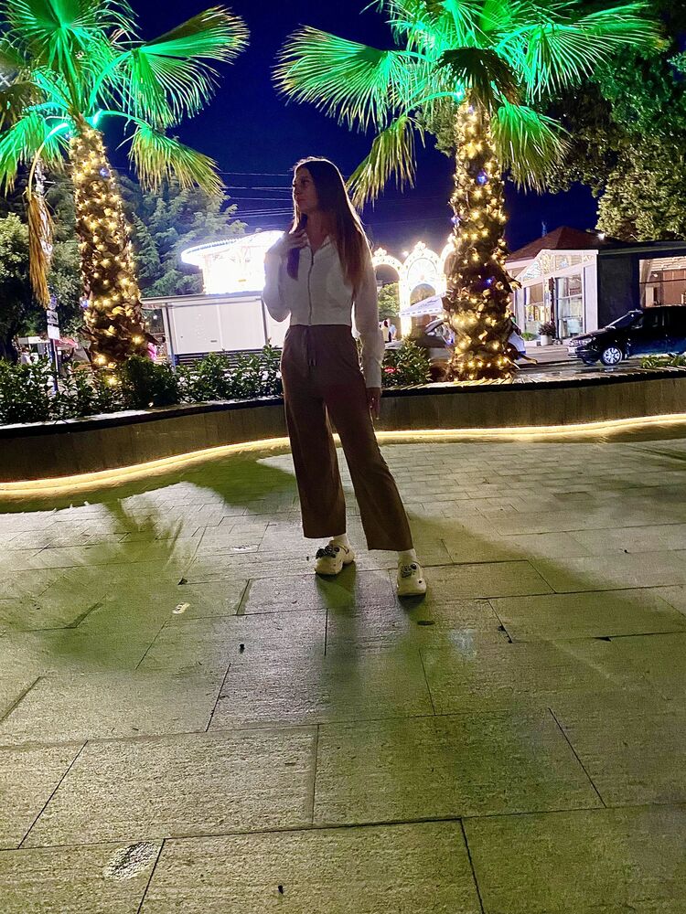  54663129  Alina, 24 ,    