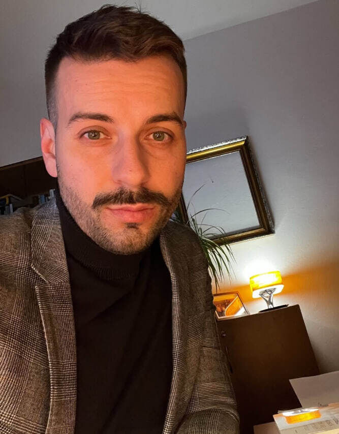  54577529  , 35 ,    Denpasar