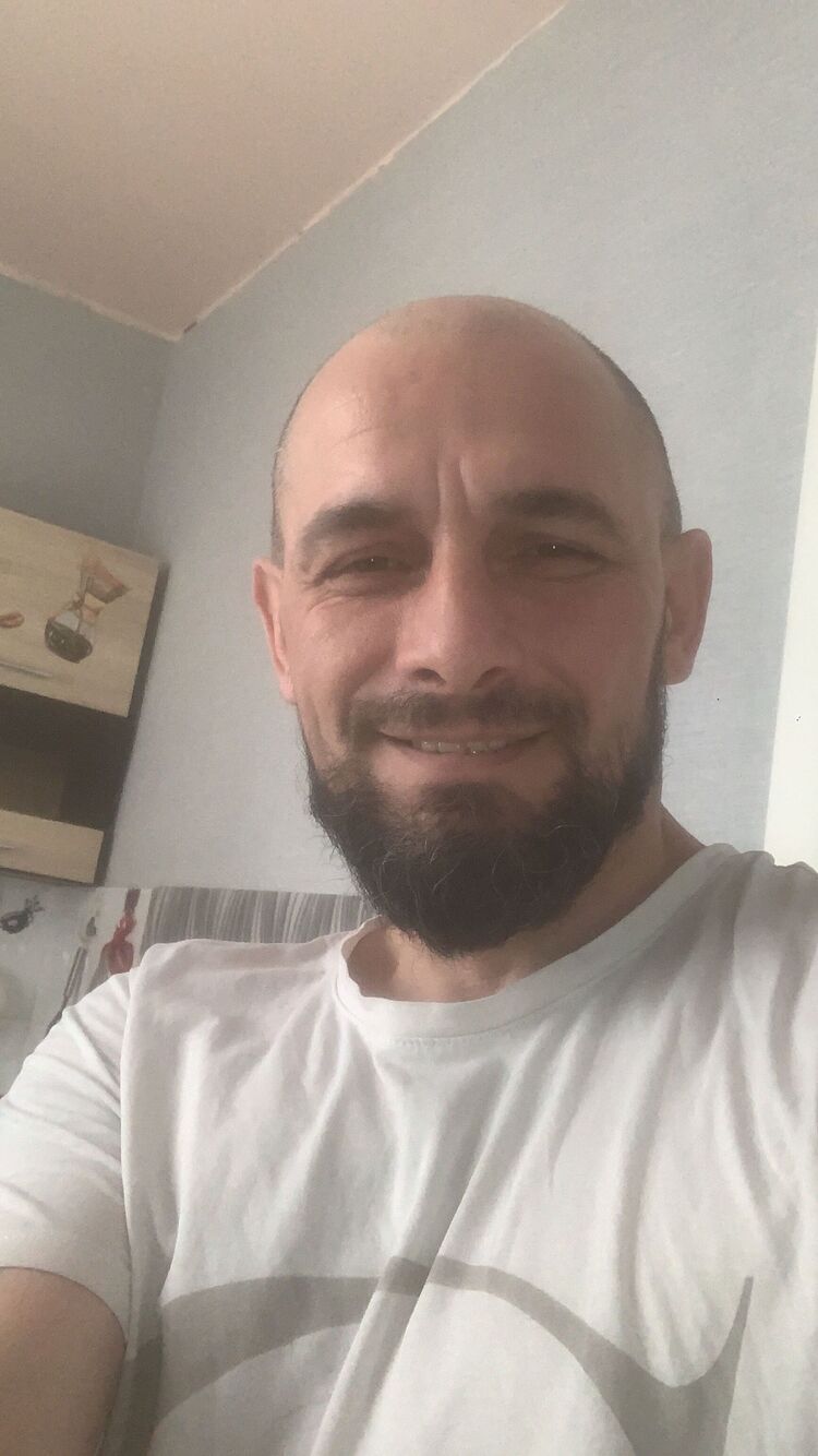  44932519  , 42 ,    --