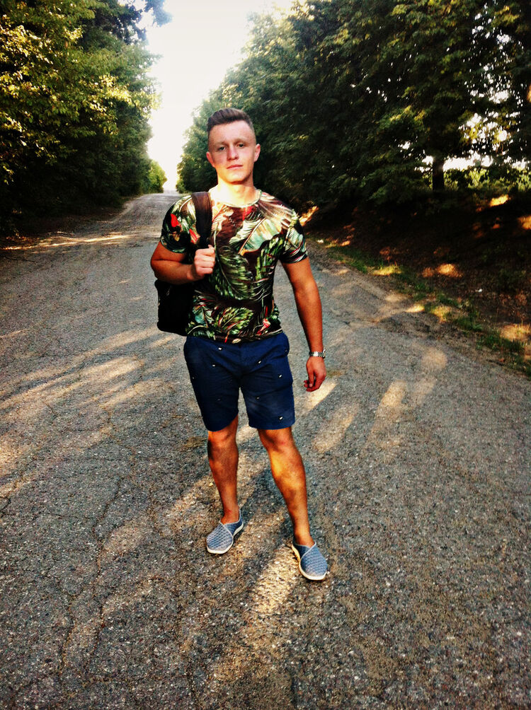  10156519  Andrei, 28 ,    