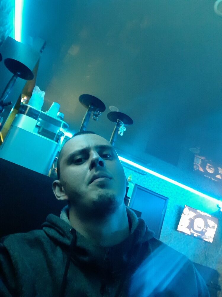  20674769  GEORG, 34 ,     