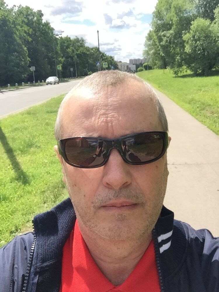  9300879  , 52 ,    