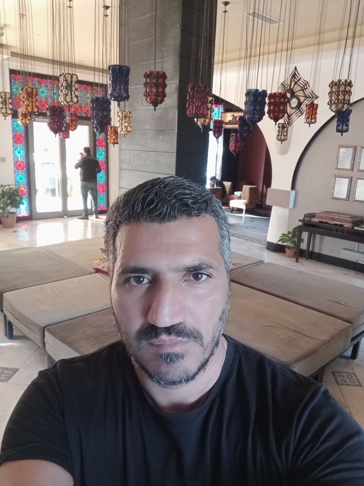  48605239  Mubariz, 46 ,    