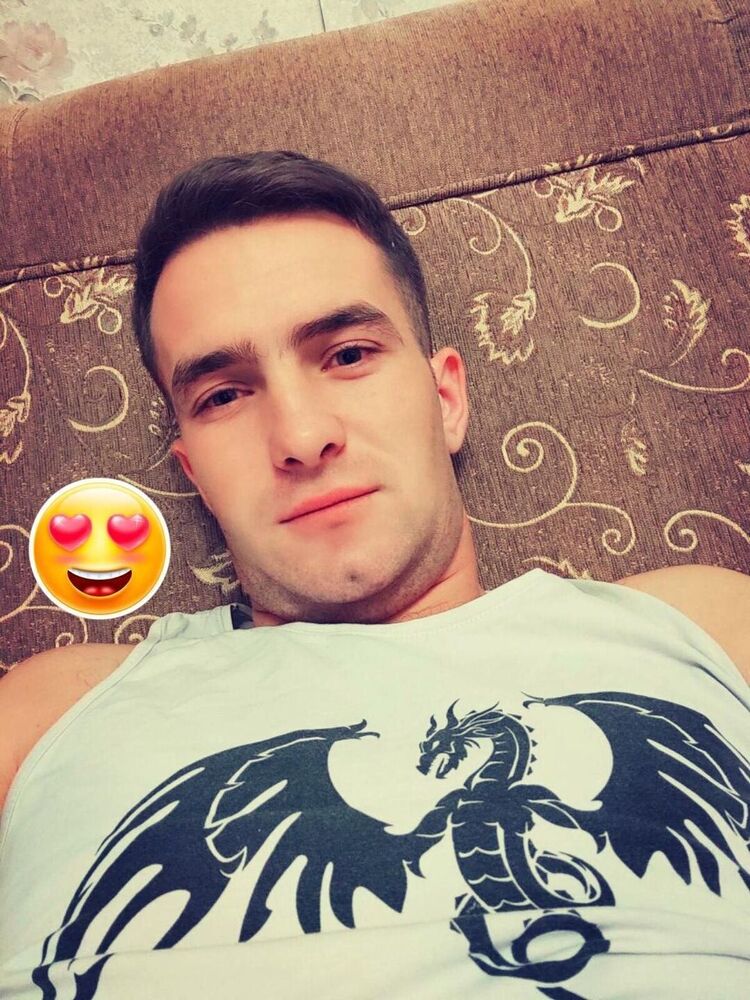  47492939  Denis, 27 ,    