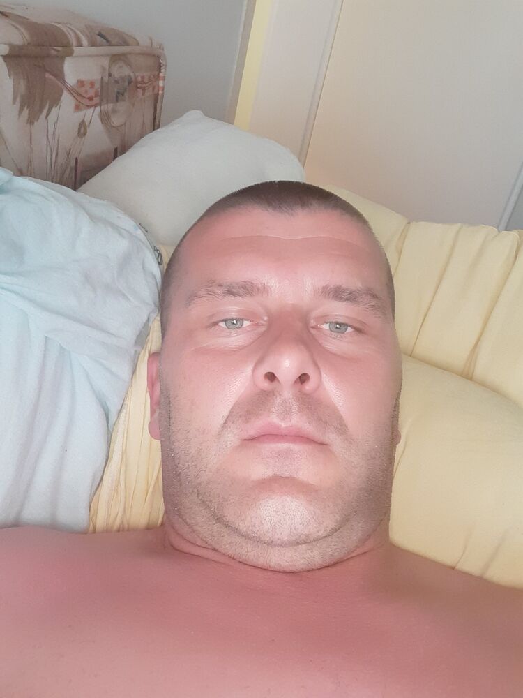  Herceg-Novi,   Nikola, 40 ,   ,   