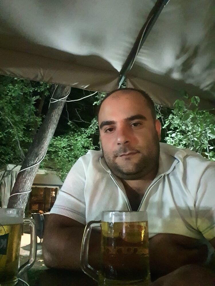 ,   Vazgen, 28 ,   ,   