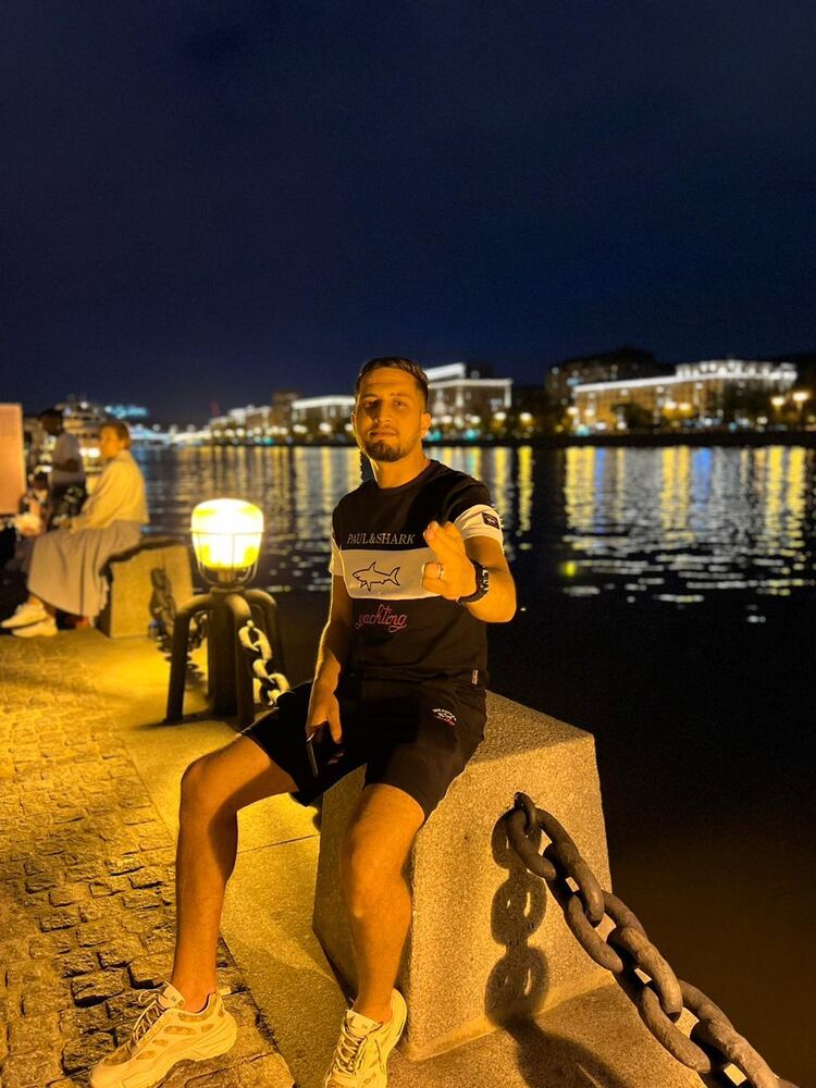  ,   Anouar, 28 ,   ,   