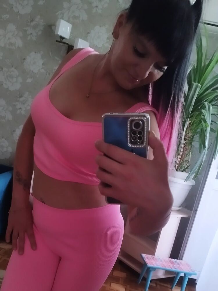  53152199  Lana, 40 ,    