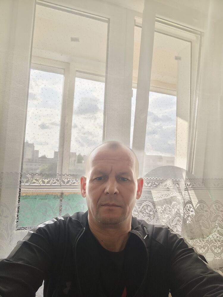  52068739  Evgenii, 46 ,    