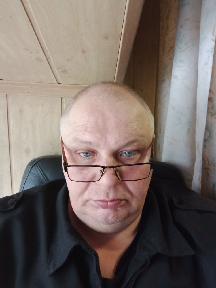  33077639  , 49 ,    