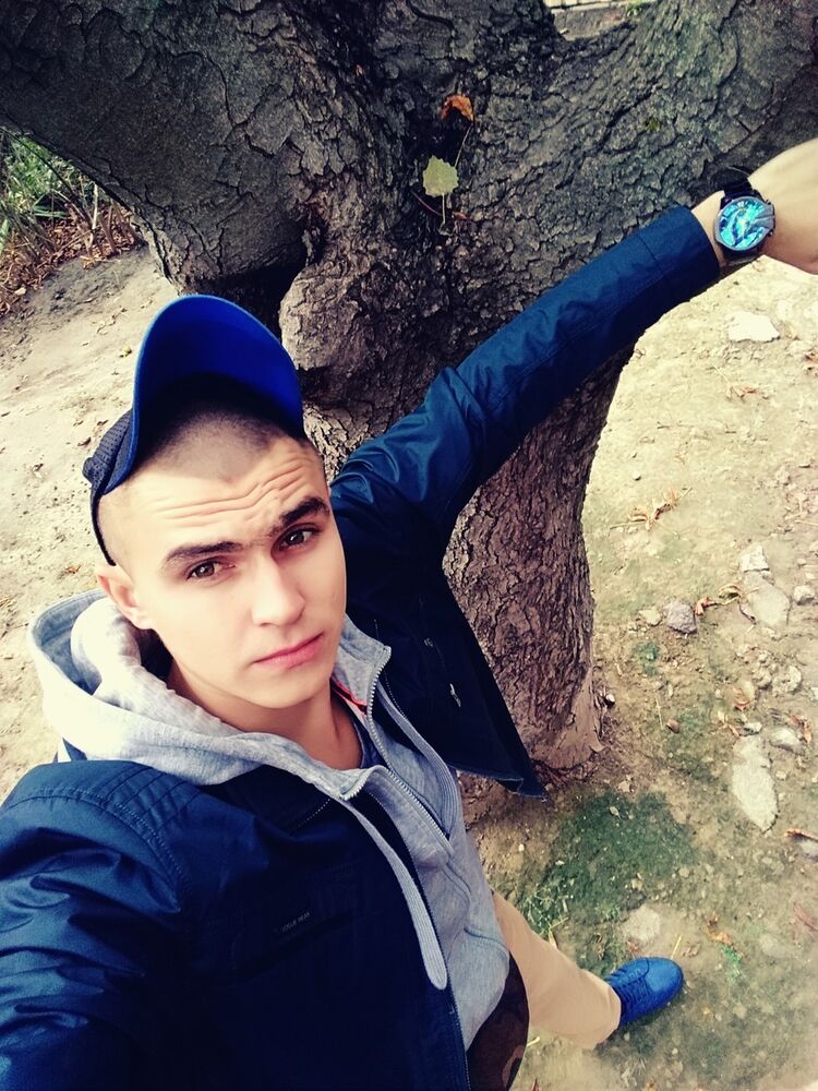  15608559  Anton, 34 ,    