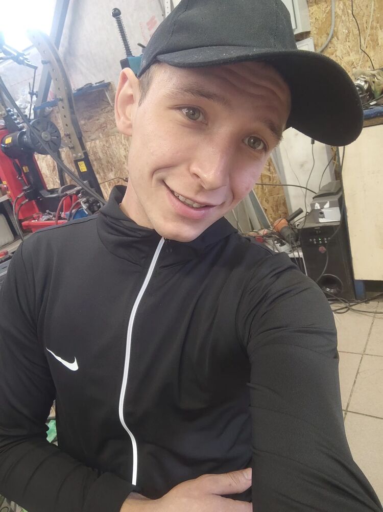  49948379  Vlad, 27 ,    